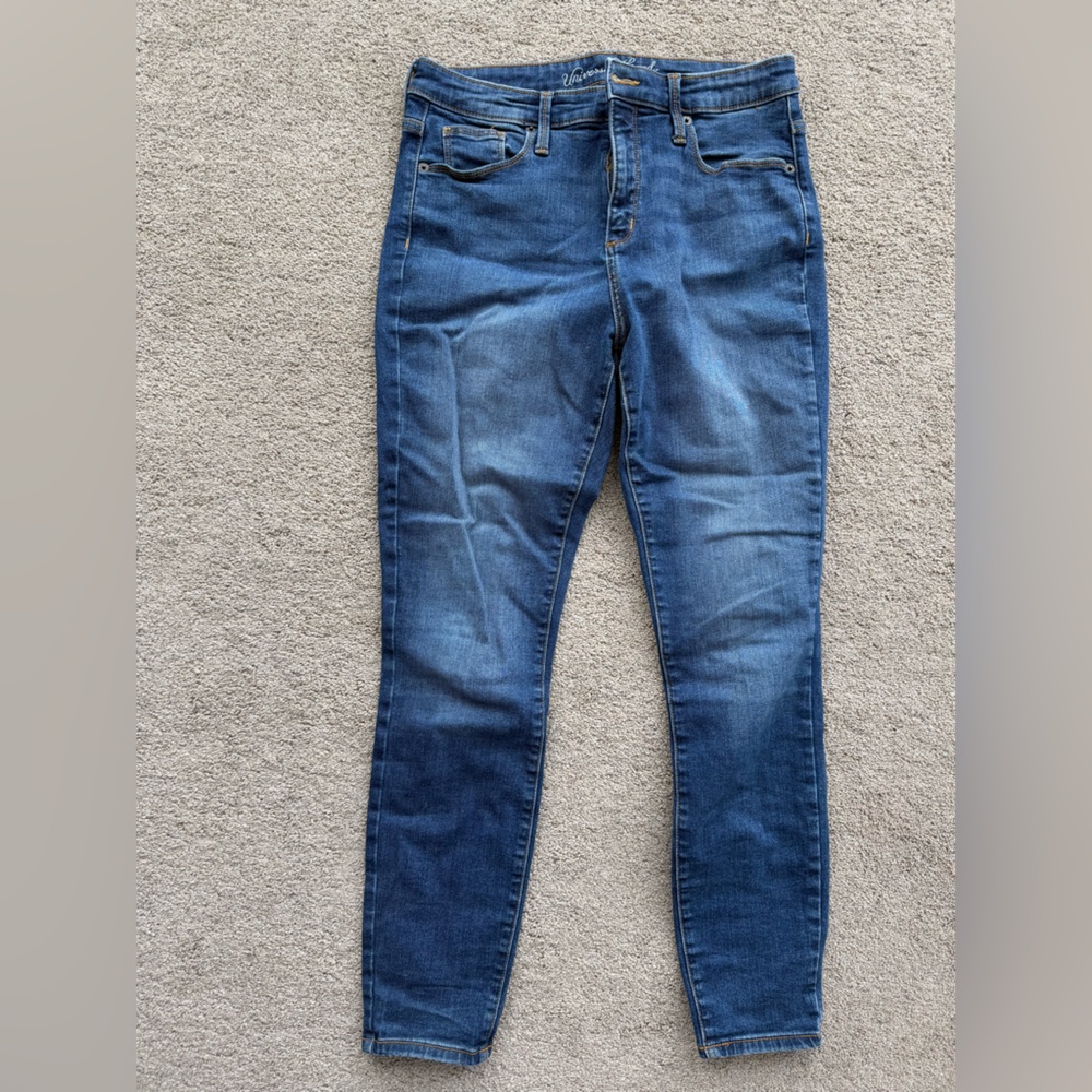 Universal Thread Med-Dark wash Skinny Jeans
